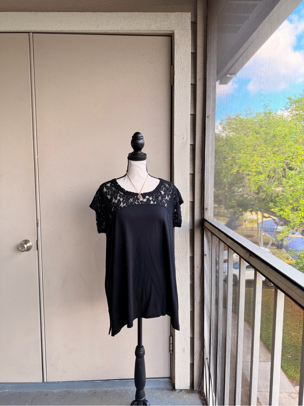 Y2K DKNY Women’s Black Lace Short Sleeve Top